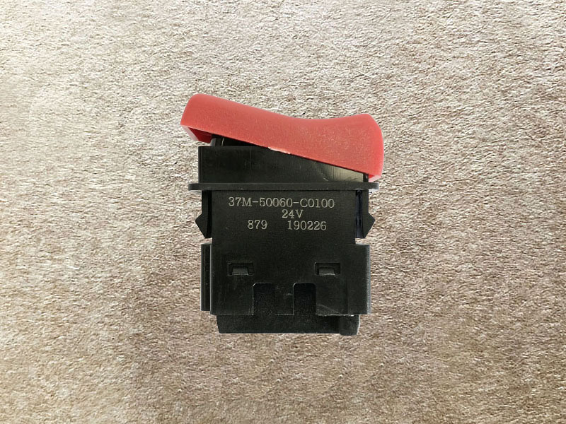 37M-50060-C0100,危險(xiǎn)報(bào)警開關(guān)，Danger alarm switch,濟(jì)南向前汽車配件有限公司